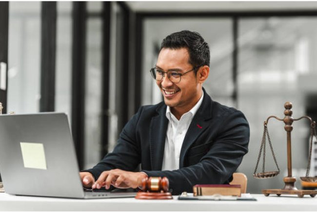 How Lawyers Can Enhance Their Digital Presence and Generate Leads