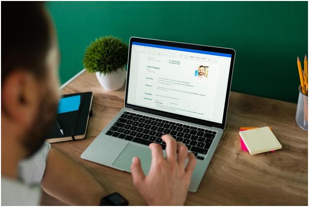 Is Professional CV And LinkedIn Writing Profile Writing Worth It for Fresh Graduates?