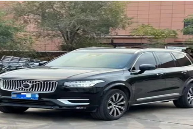 How to Choose the Right Used Luxury SUV Without Exceeding Your Budget
